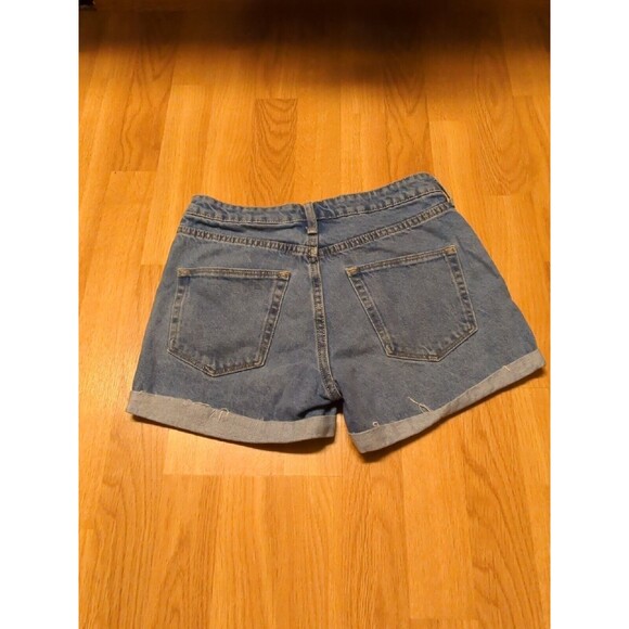 H & M Denim Shorts Womens Size 4 Rolled Up Cutoffs Medium Wash Mid Rise - Picture 5 of 8